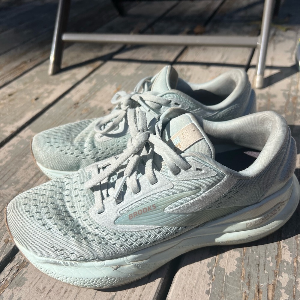Brooks adrenaline gts 24 size 7 Women's Sky Blue Running Shoes